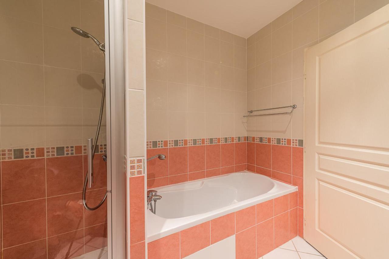 L'Hermitage, 3 Appartements Avec Terrasse, Vue Lac, Parking Et Piscine, Lla Selections By Location Lac Annecy Talloires Exteriör bild